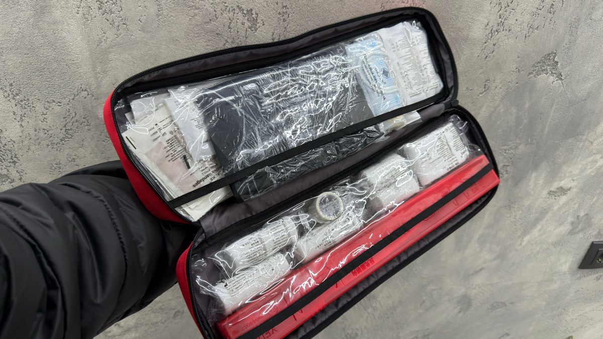 Tesla First Aid Kit (First Aid Kit + Vest + Warning Triangle) / Tesla Original Safety Kit — 2